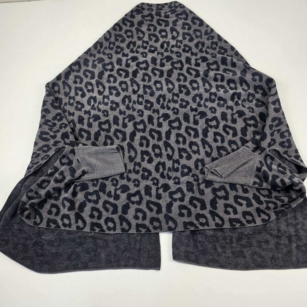 Barefoot Dreams Gray Leopard Print Open Cardigan - Picture 11 of 14